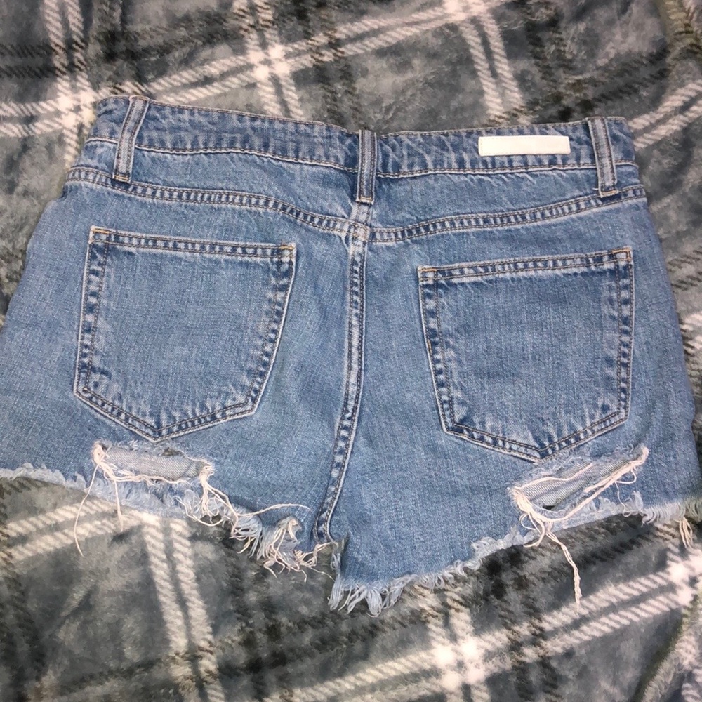 Shorts - Picture 2 of 3